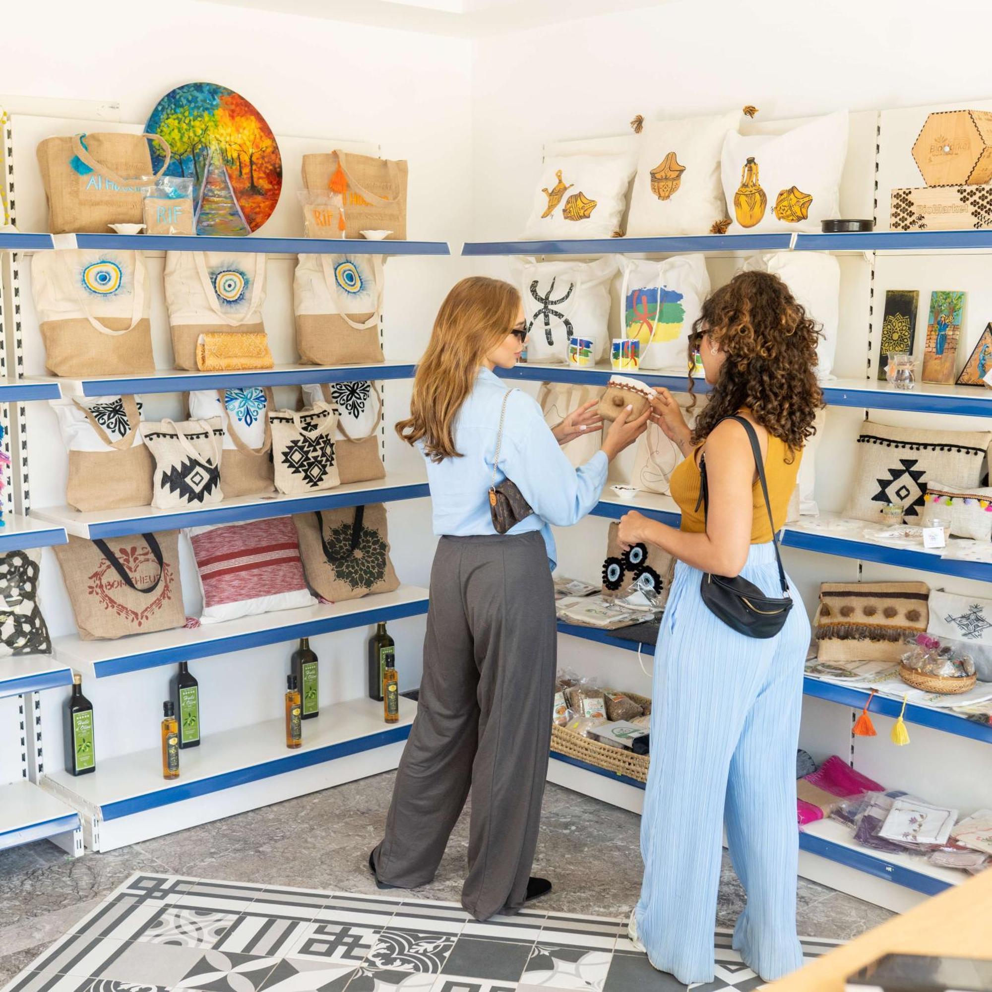 胡塞马丽笙度假村 外观 照片 Souvenir shop in Santorini, Greece