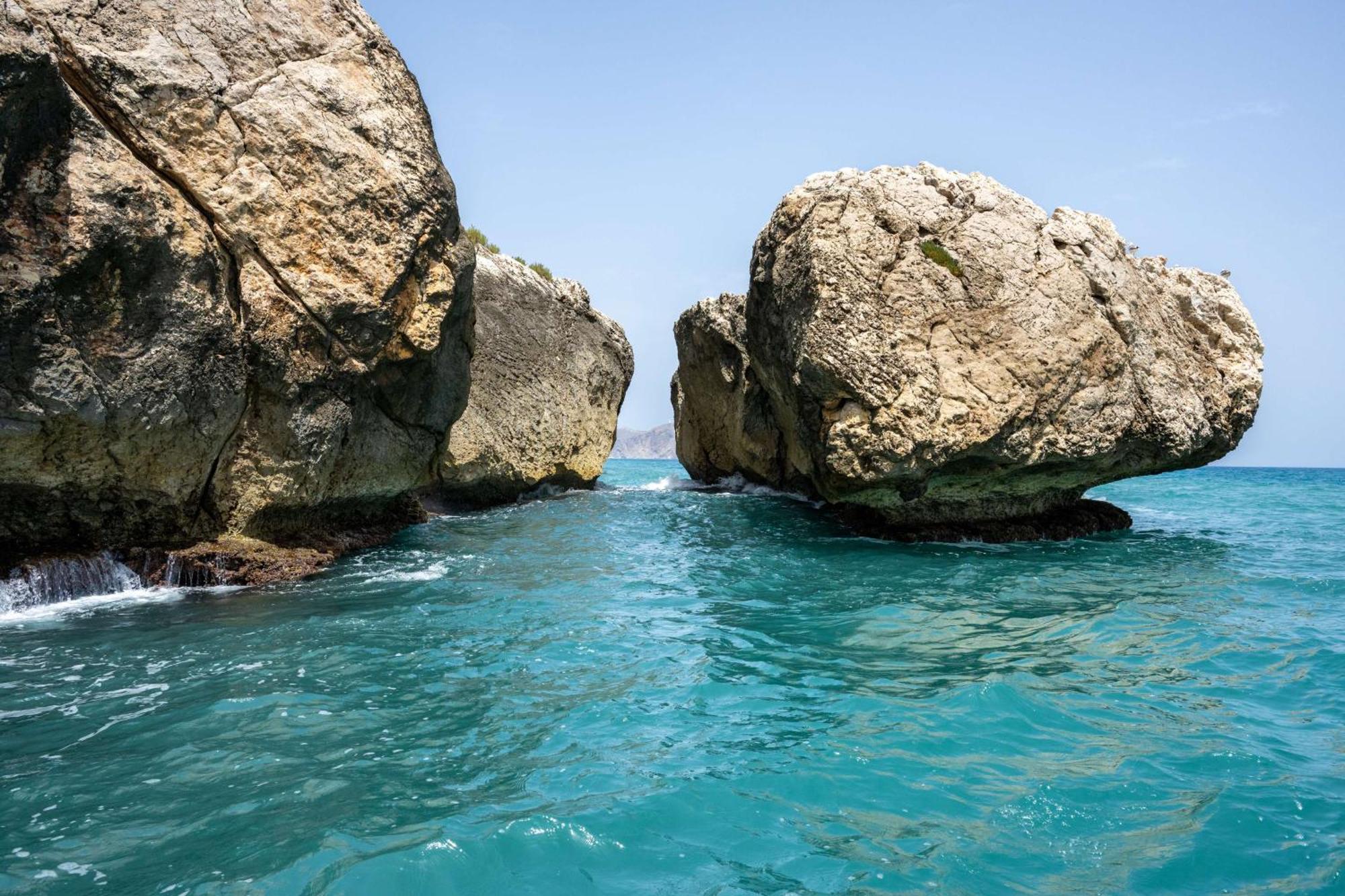 胡塞马丽笙度假村 外观 照片 Rock formations