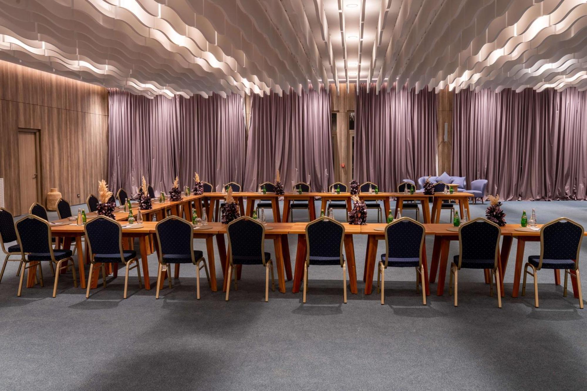 胡塞马丽笙度假村 外观 照片 The conference room