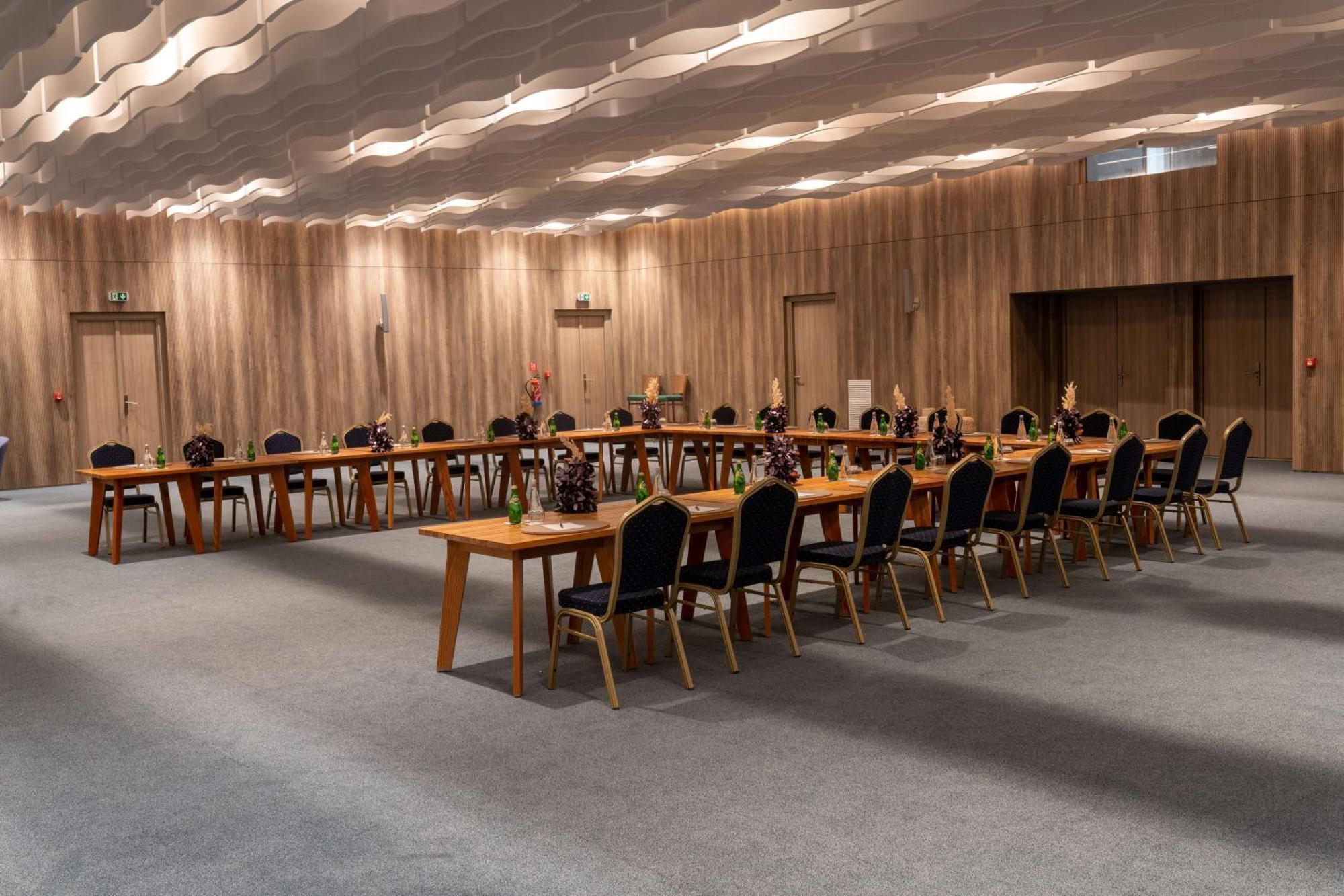 胡塞马丽笙度假村 外观 照片 The conference room of the German Bundestag