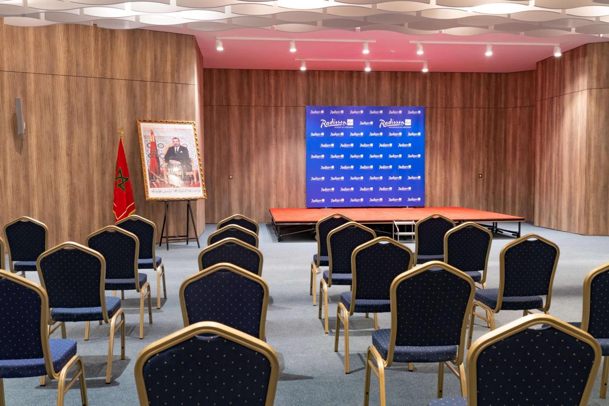 胡塞马丽笙度假村 外观 照片 The press conference room of the Moroccan parliament